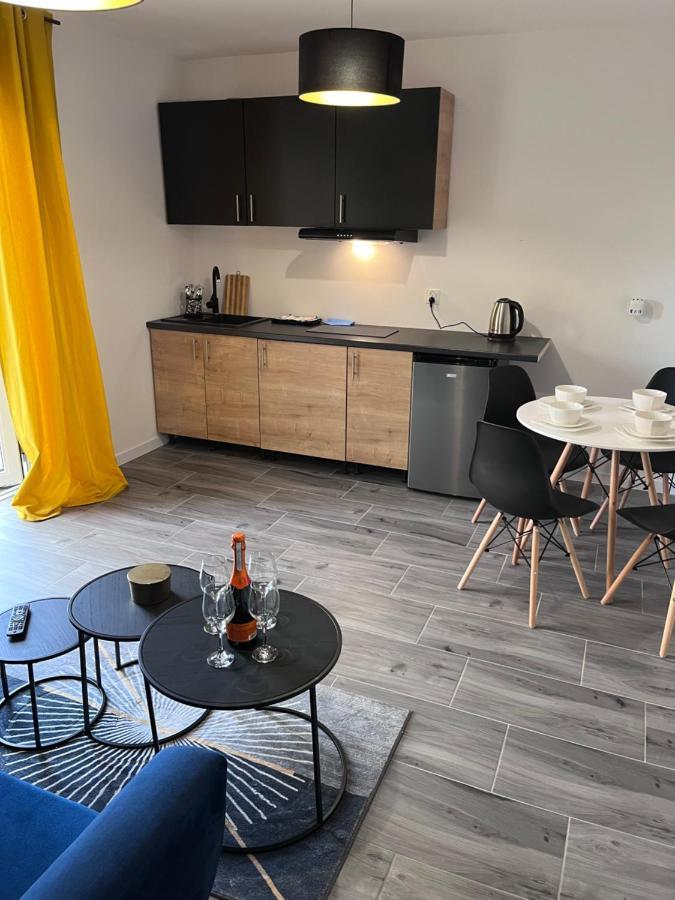 Pokoje I Apartamenty Polna 19 Niechorze Esterno foto